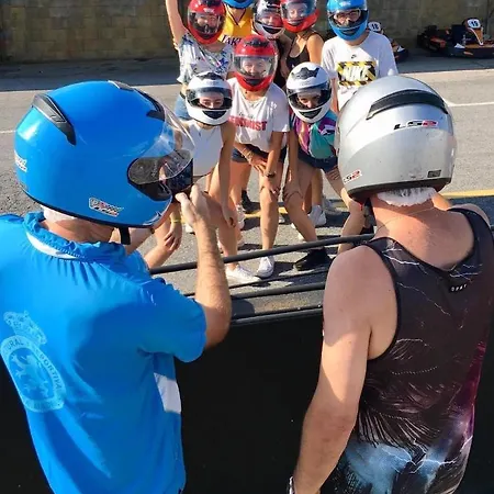 キャンプ場 La Del Karting El Teso